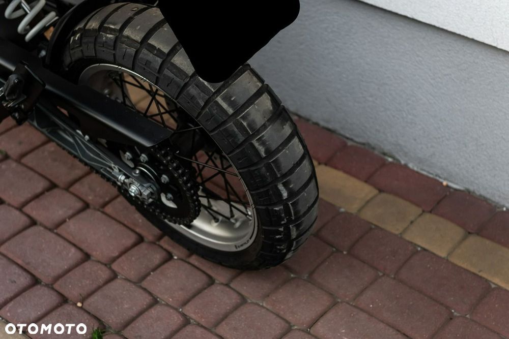 Husqvarna Svartpilen - 8