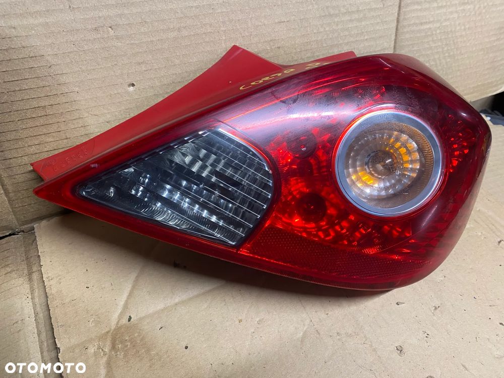 LAMPA TYLNA PRAWA OPEL CORSA D 13186351 - 3