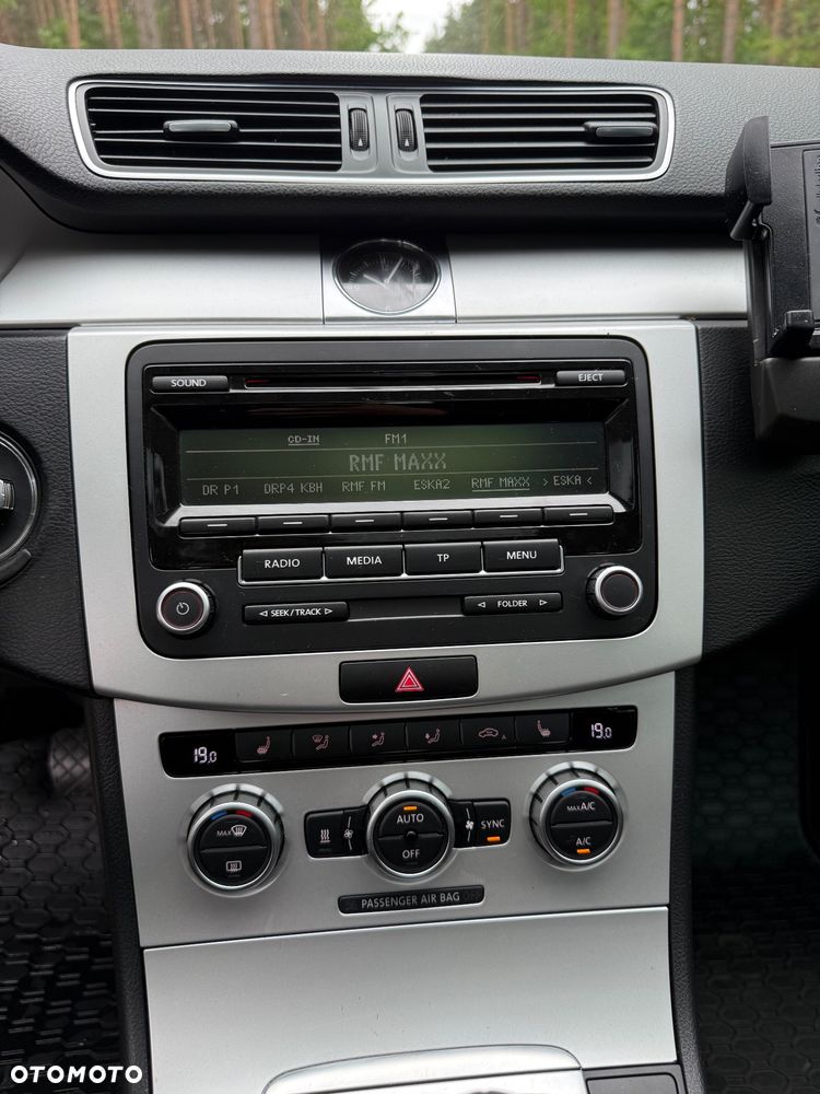 Volkswagen Passat 2.0 TDI Comfortline - 19