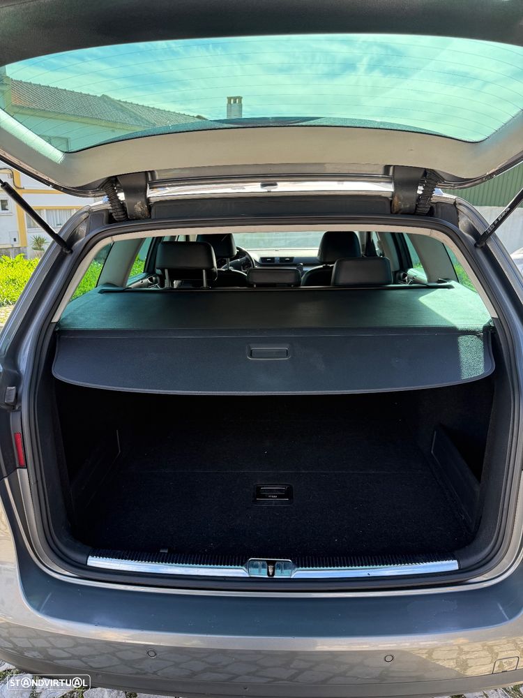 VW Passat Variant - 16