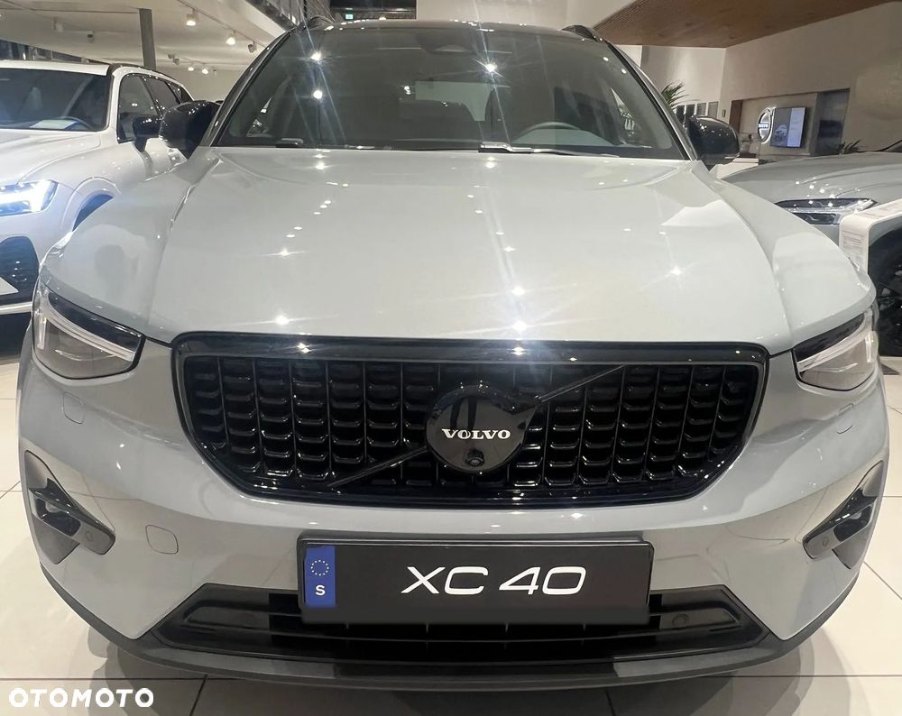 Volvo XC 40 B4 AWD Ultimate Dark - 8
