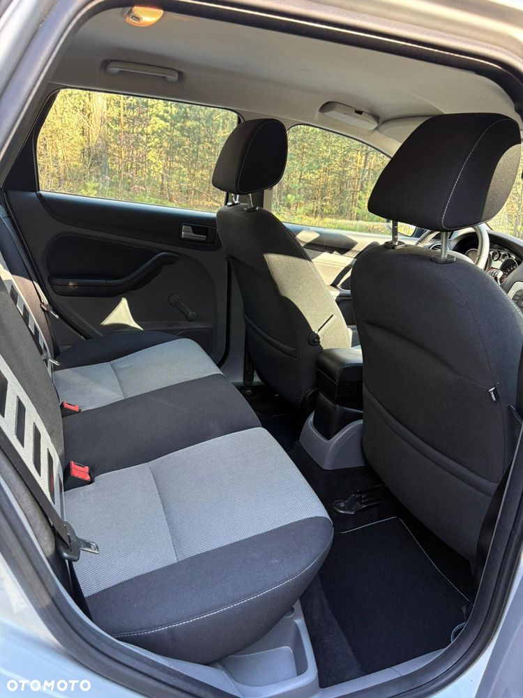 Ford Focus 1.6 TDCi DPF Style+ - 9