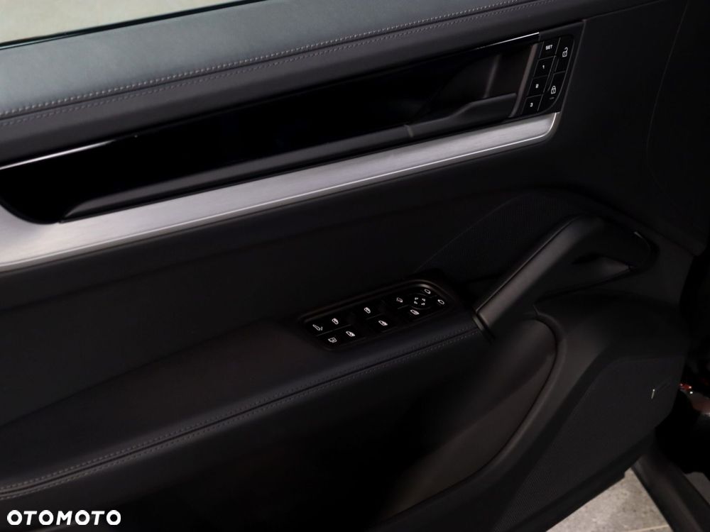 Porsche Cayenne E-Hybrid PHEV - 23