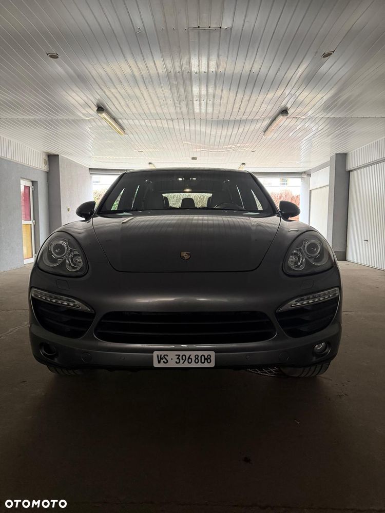 Porsche Cayenne - 1