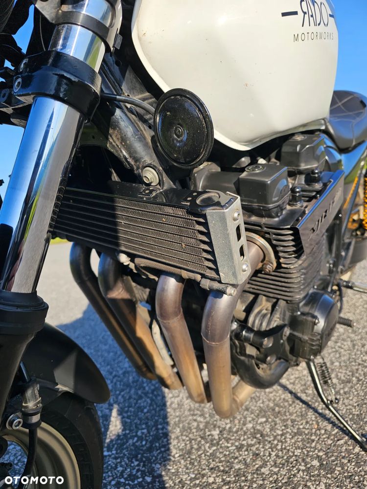 Yamaha XJR - 14