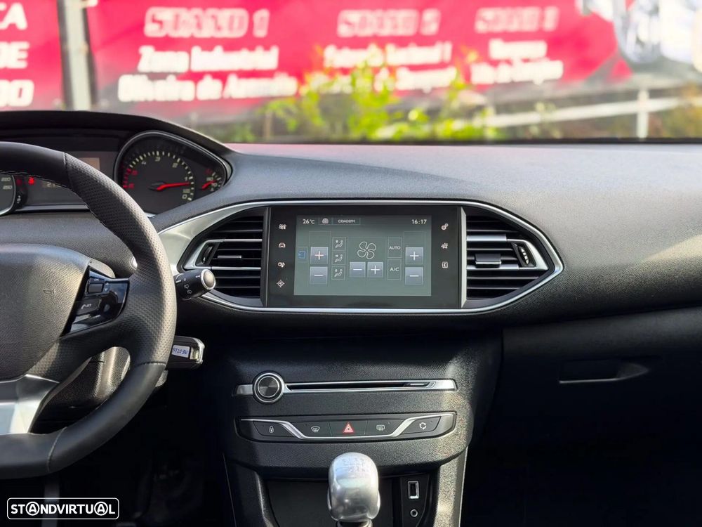 Peugeot 308 1.6 BlueHDi Active J17 - 17