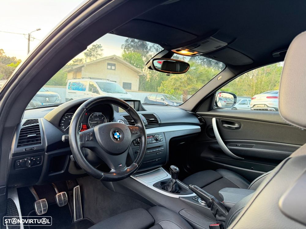 BMW 118 d Pack M - 23