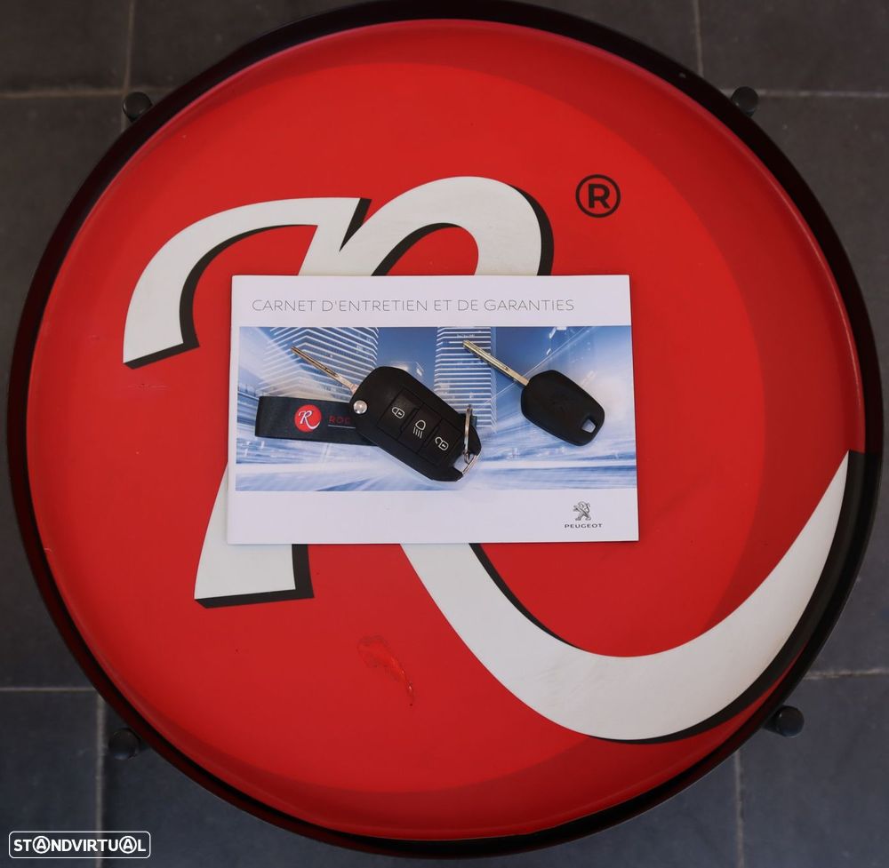 Peugeot 2008 1.2 PureTech Allure - 17