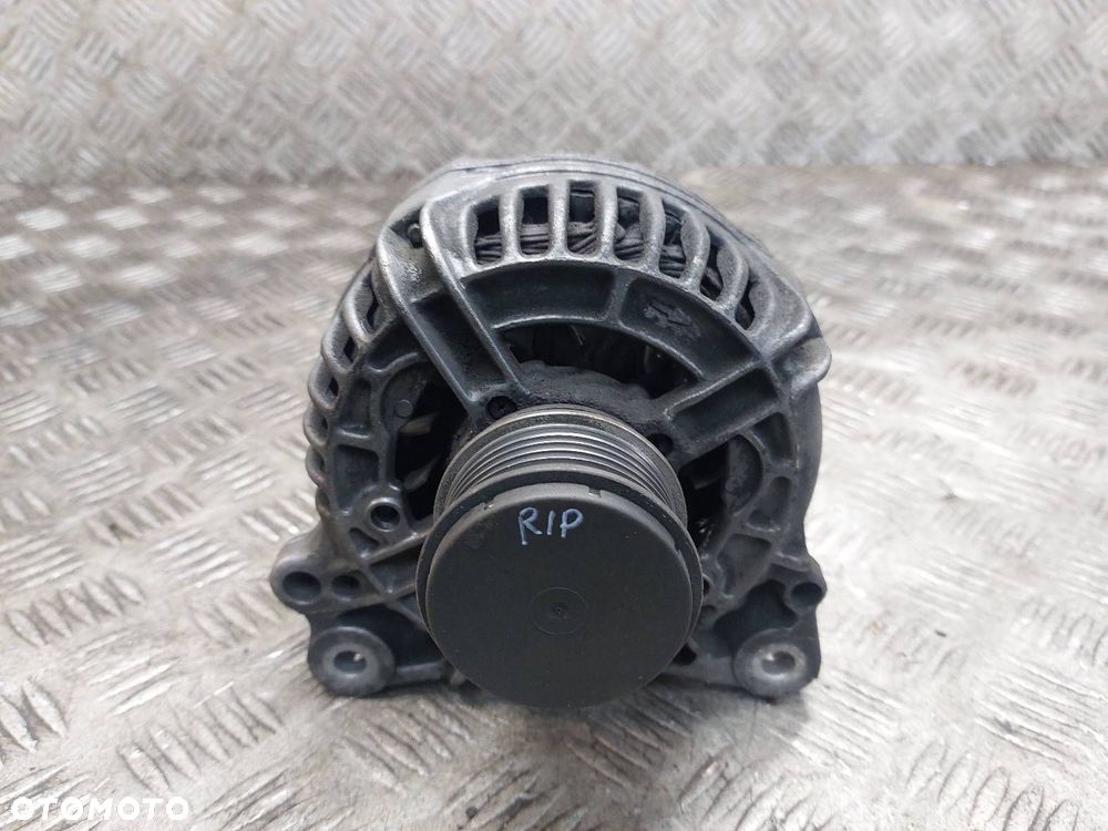 ALTERNATOR VOLKSWAGEN GOLF IV 1.9 TDI 028903028E ID: 238427 - 1