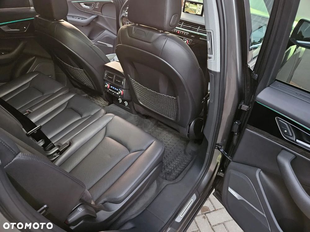 Audi Q7 3.0 TFSI Quattro Tiptronic - 28