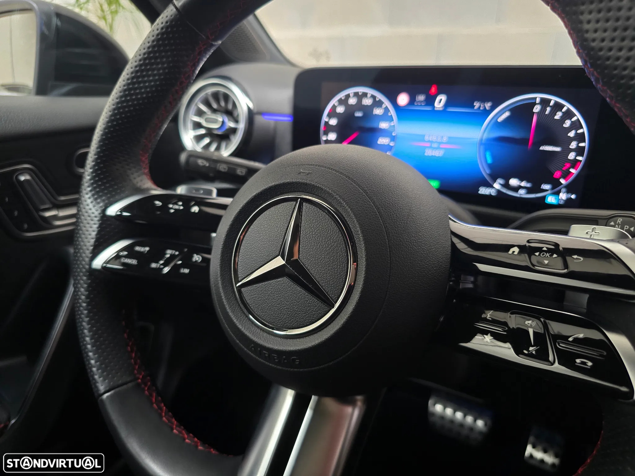 Mercedes-Benz A 250 e 8G-DCT AMG Line - 43