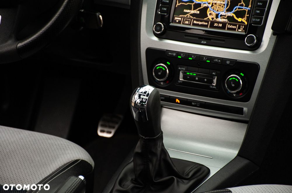 Skoda Octavia 2.0 TDI DPF RS - 29