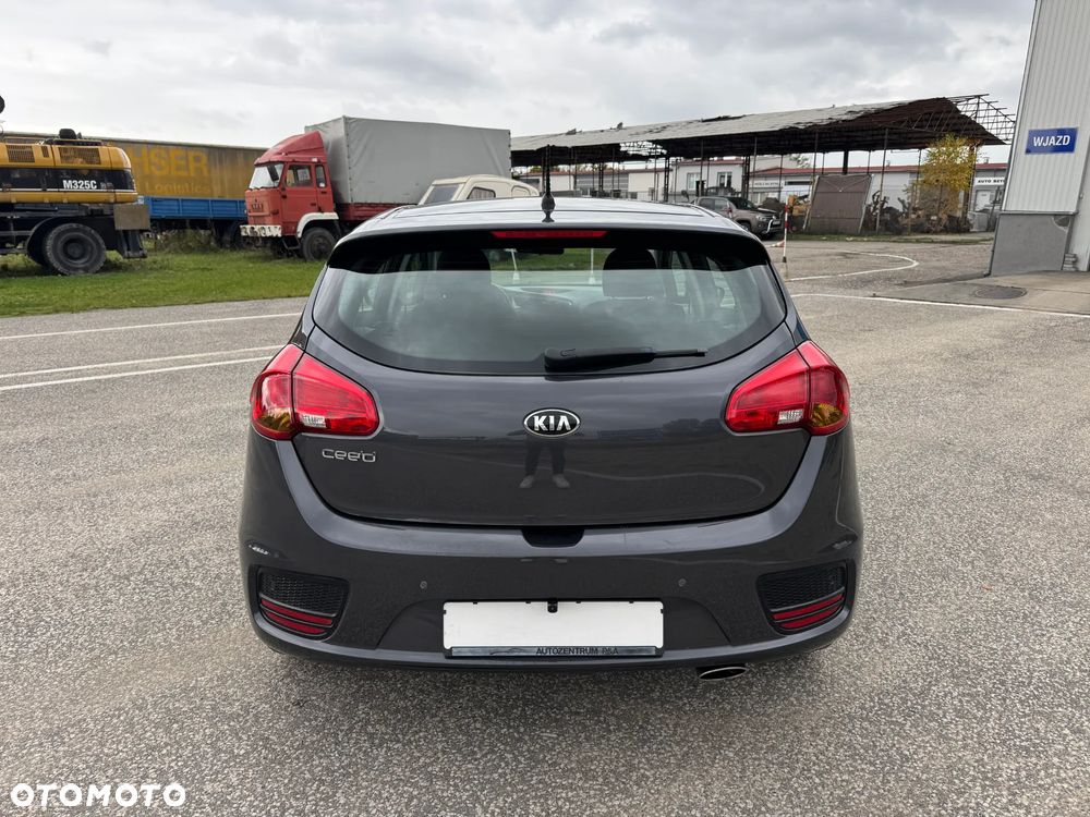 Kia Ceed 1.4 CVVT Dream Team Edition - 31