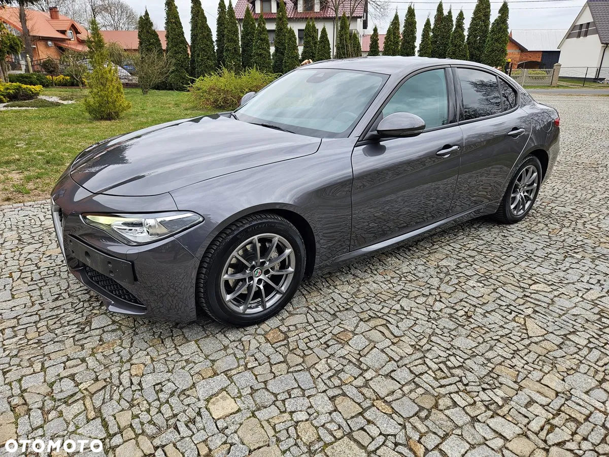 Alfa Romeo Giulia 2.0 Turbo - 4