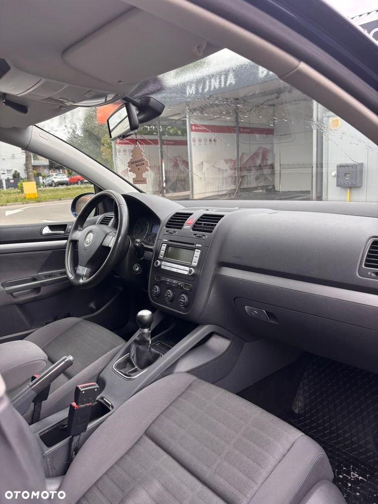 Volkswagen Golf 1.6 Q-Line - 12