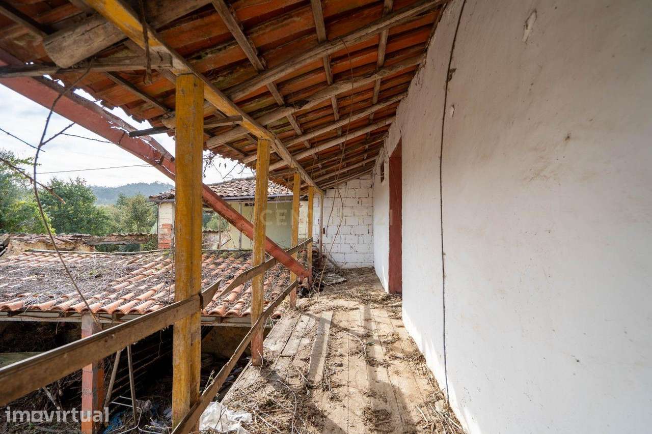 Casa para Restaurar com Pátio e Quintal | Potencial de Investimento - Grande imagem: 3/23