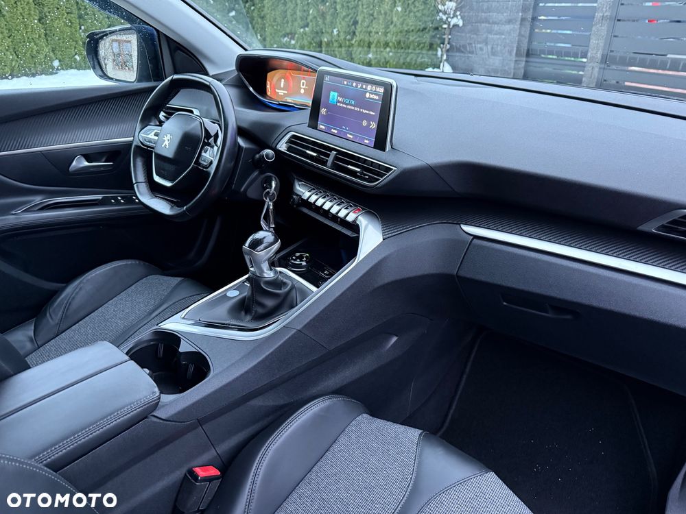 Peugeot 3008 PureTech 130 Stop & Start GPF Allure - 36