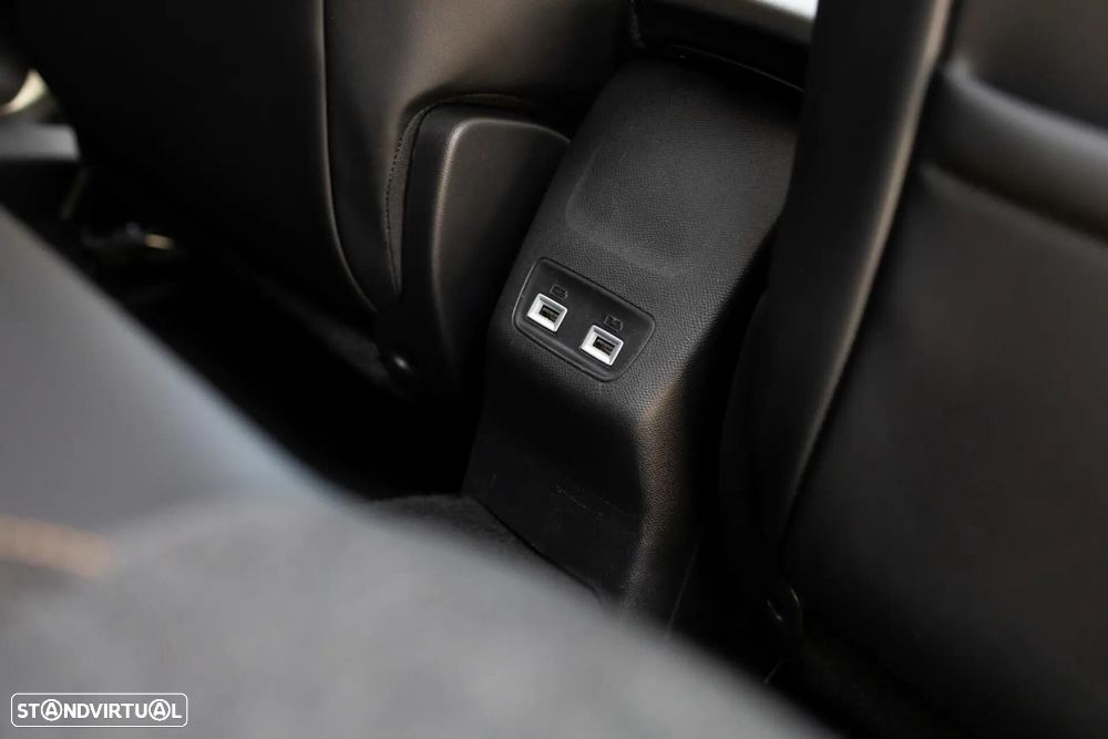 Peugeot e-2008 Allure - 33