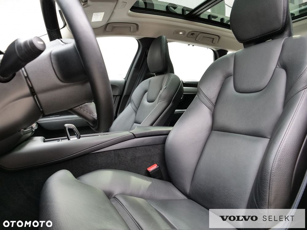 Volvo V90 Cross Country - 14