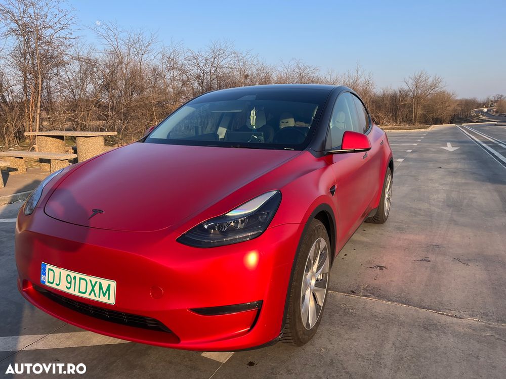 Tesla Model Y - 13