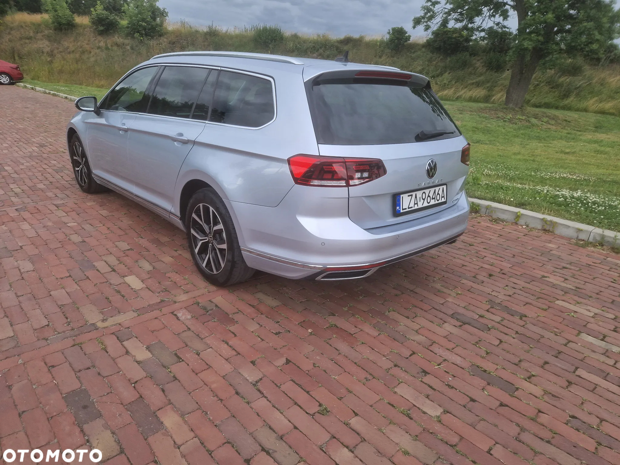 Volkswagen Passat 2.0 TDI 4Mot Elegance DSG - 13