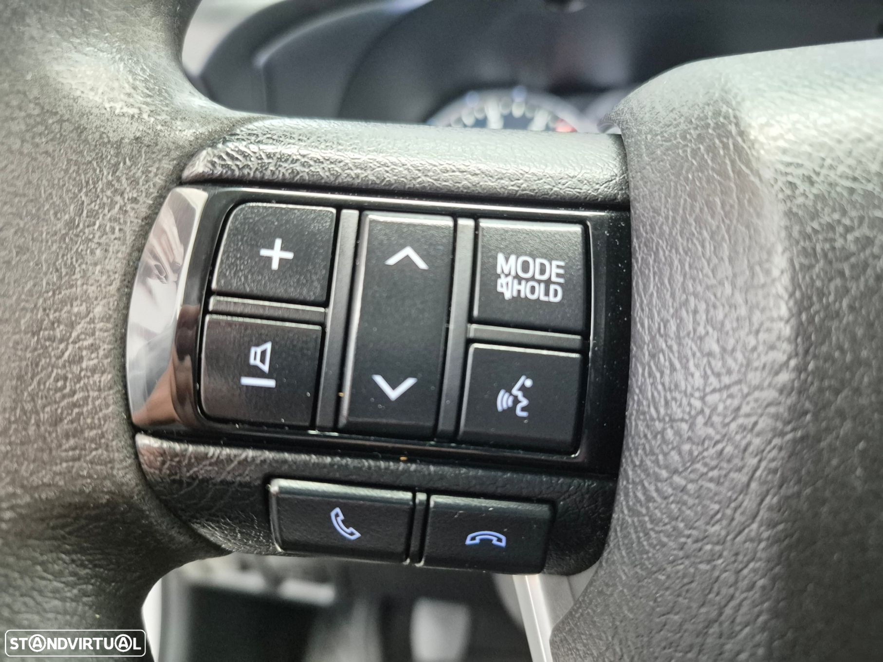 Toyota Hilux 2.4 D-4D 2WD CD - 17