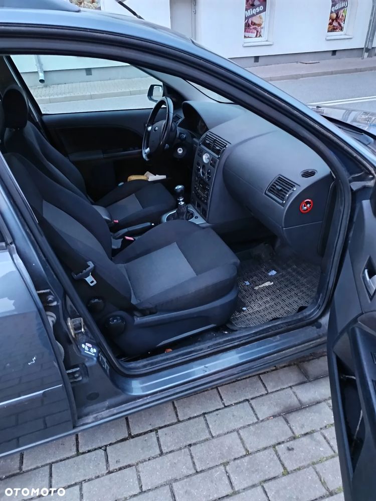 Ford Mondeo 1.8 Ambiente - 9