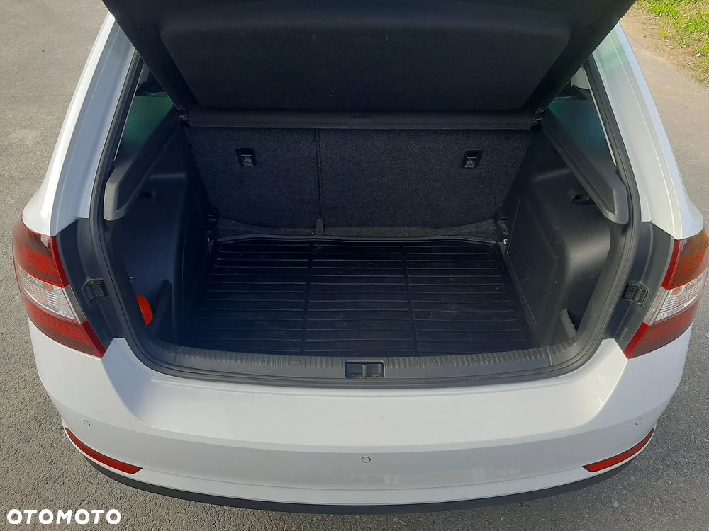Skoda RAPID Spb 1.6 TDI DPF Ambition - 14