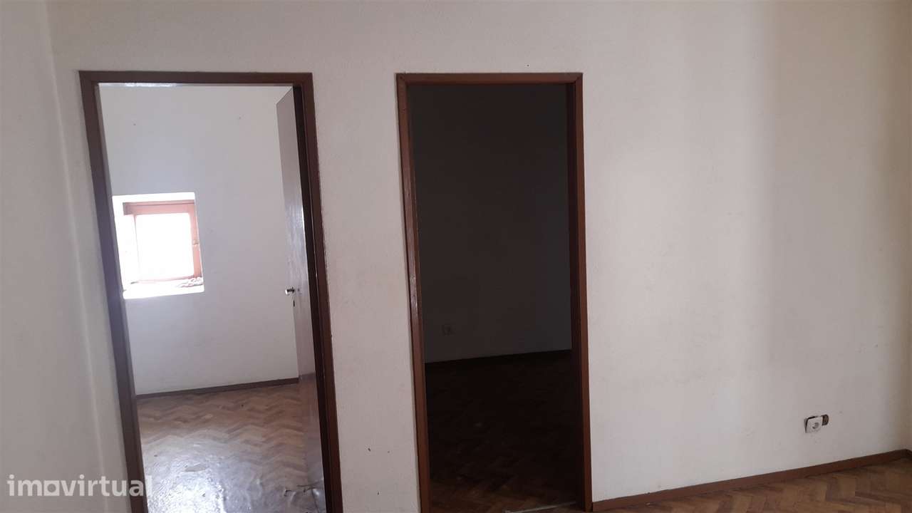 Moradia para Restaurar T3 Venda em Tinalhas,Castelo Branco - Grande imagem: 4/20