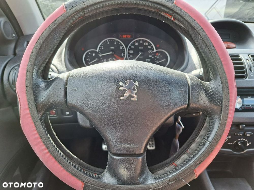 Peugeot 206 75 JBL - 12