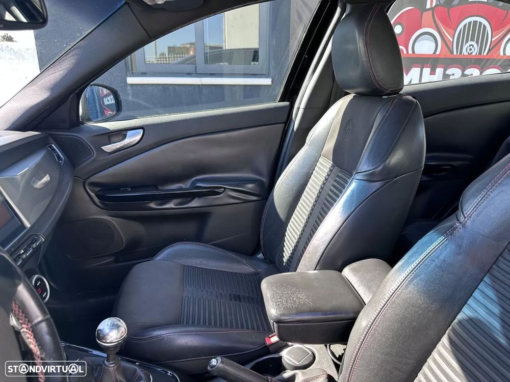 Alfa Romeo Giulietta 1.6 JTDM Distinctive - 14