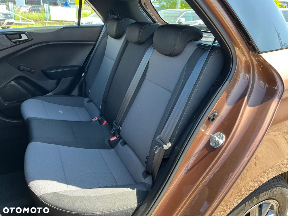 Hyundai i20 - 25
