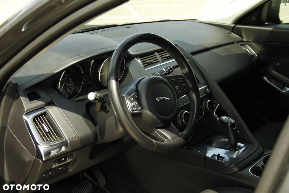 Jaguar E-Pace 2.0 i4D AWD S - 6