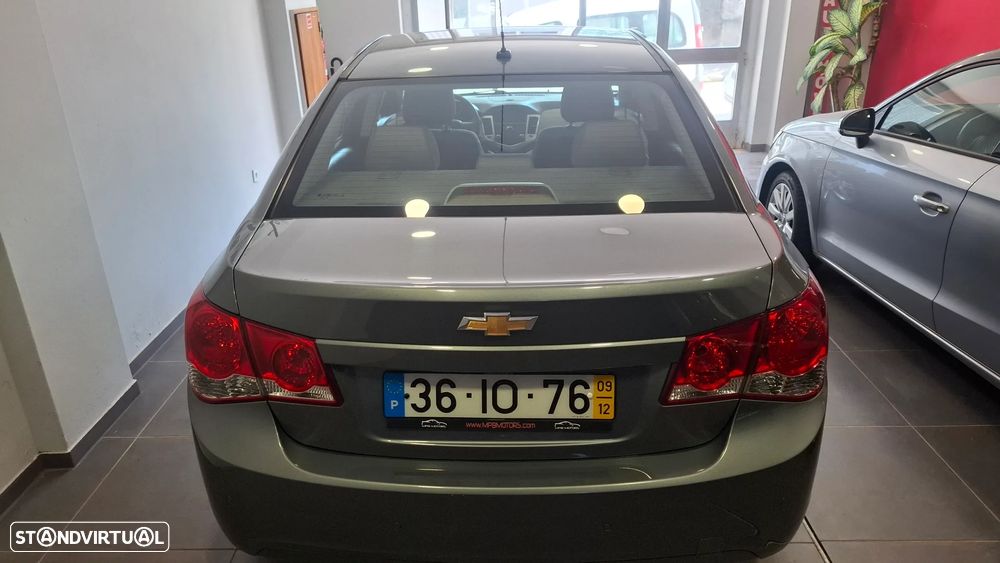 Chevrolet Cruze 1.6 LS - 5