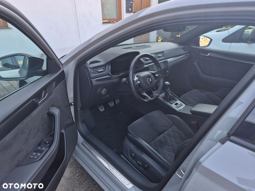 Skoda Superb 1.5 TSI Sportline - 22