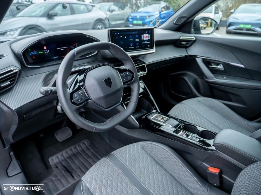 Peugeot e-2008 54 kWh Allure - 23