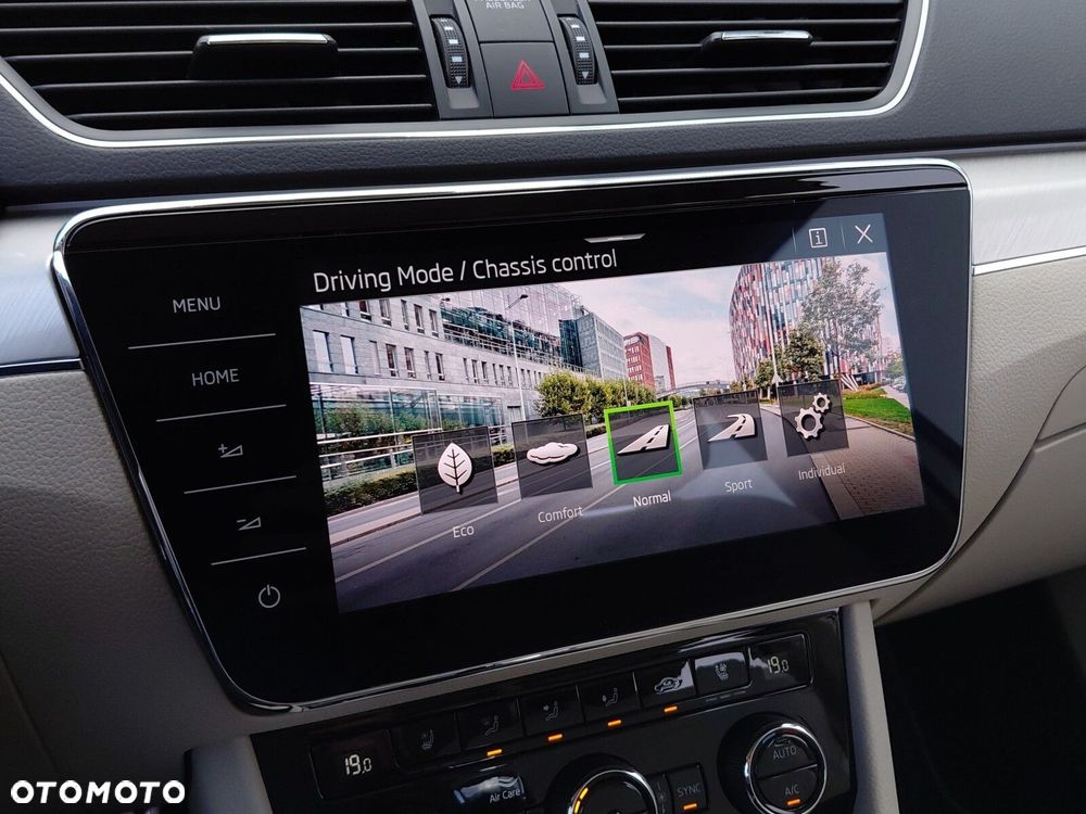 Skoda Superb 2.0 TSI L&K DSG - 36