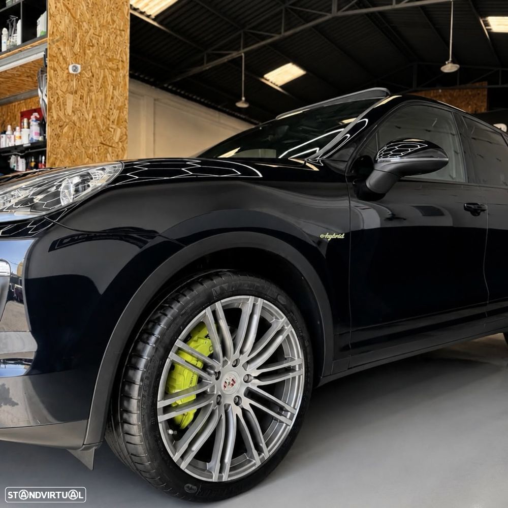 Porsche Cayenne S - 4
