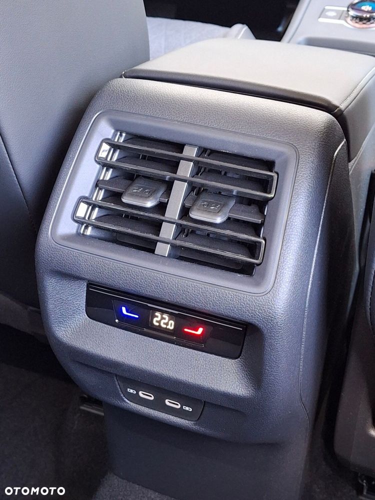 Volkswagen Tiguan - 24