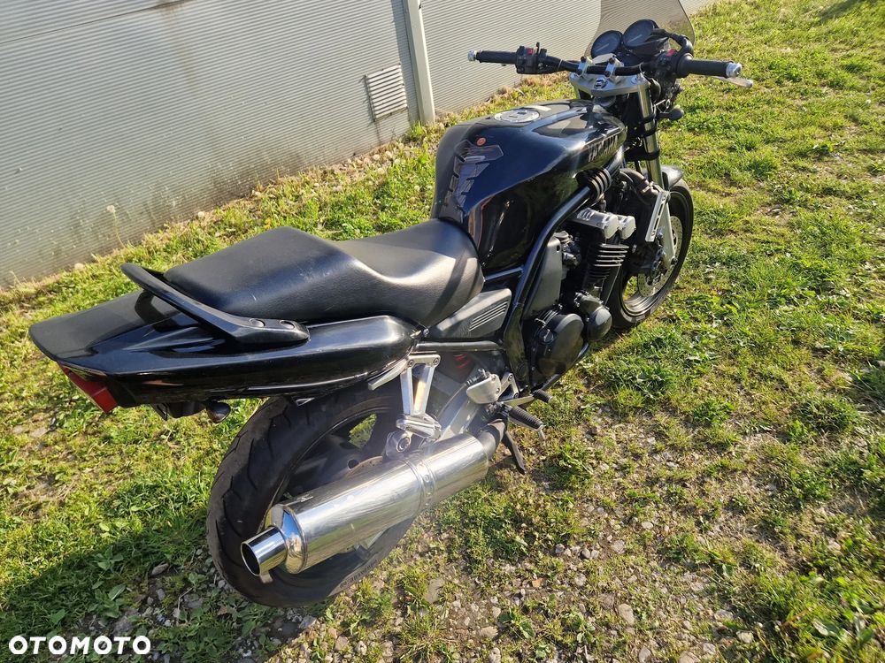 Yamaha FZS - 9