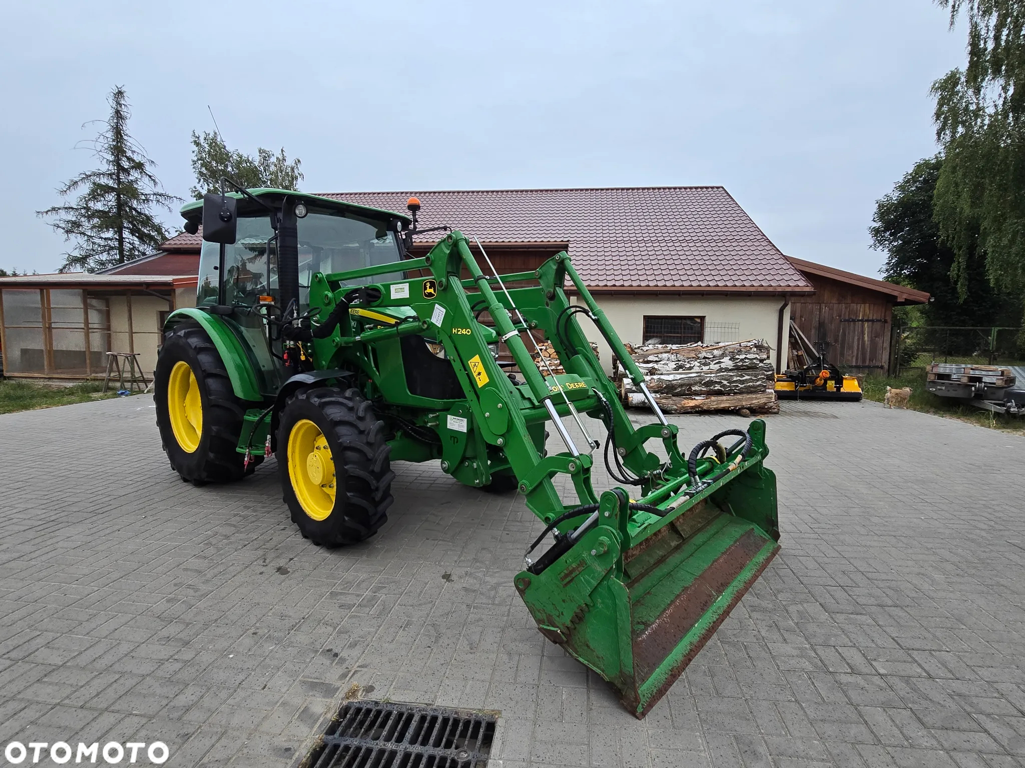John Deere 5075E - 6