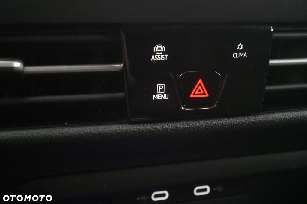 Volkswagen Golf VIII 2.0 TDI Style DSG - 18
