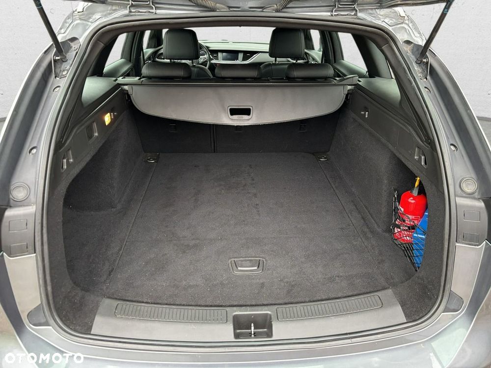 Opel Insignia - 25