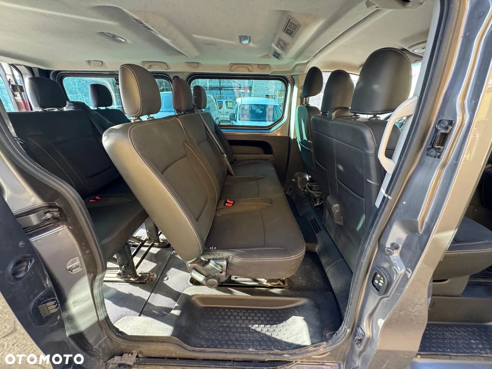 Renault Trafic 2.0 dCi - 11