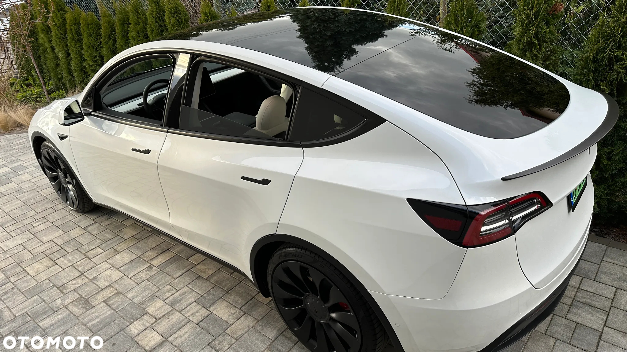 Tesla Y Model Performance Dual Motor AWD - 33