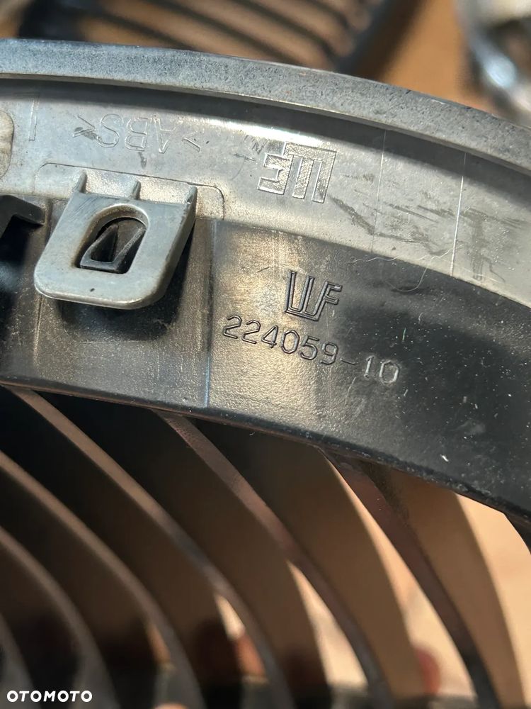 ATRAPA GRILL NERKA PRAWA/LEWA BMW E90 E91 224059 - 3