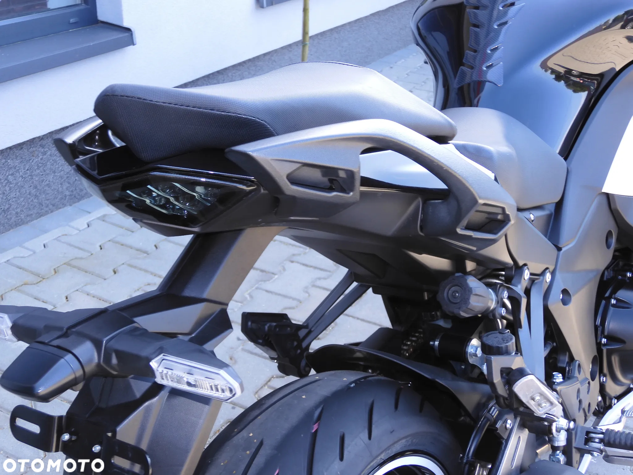 Kawasaki Ninja 1000 SX - 12