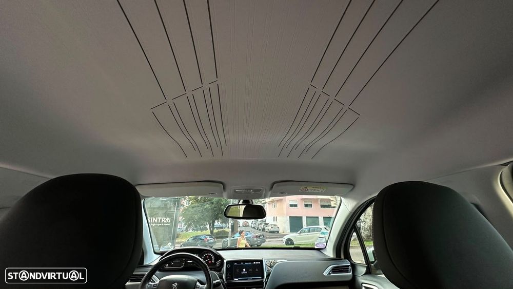 Peugeot 2008 1.2 PureTech Allure EAT6 - 13