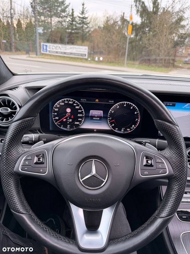 Mercedes-Benz Klasa E 400 4-Matic 9G-TRONIC - 25