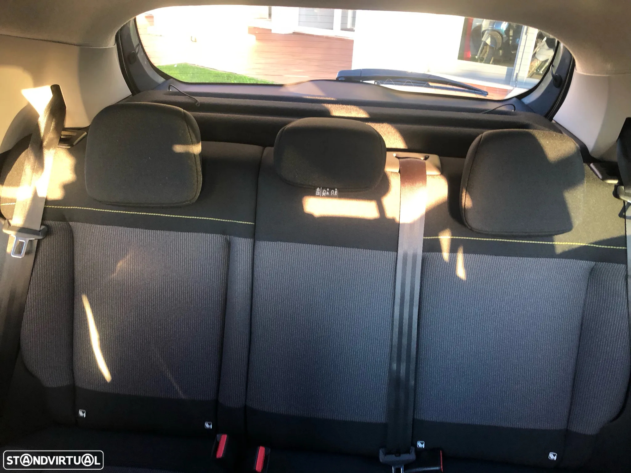 Citroën C3 1.2 PureTech C-Series - 12